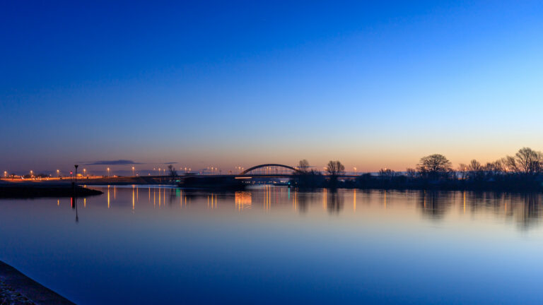 Lekbrug bij Vianen vanaf Lopikerkapel…