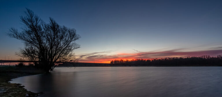 Zonsopkomst bij Middelwaard (de Put).